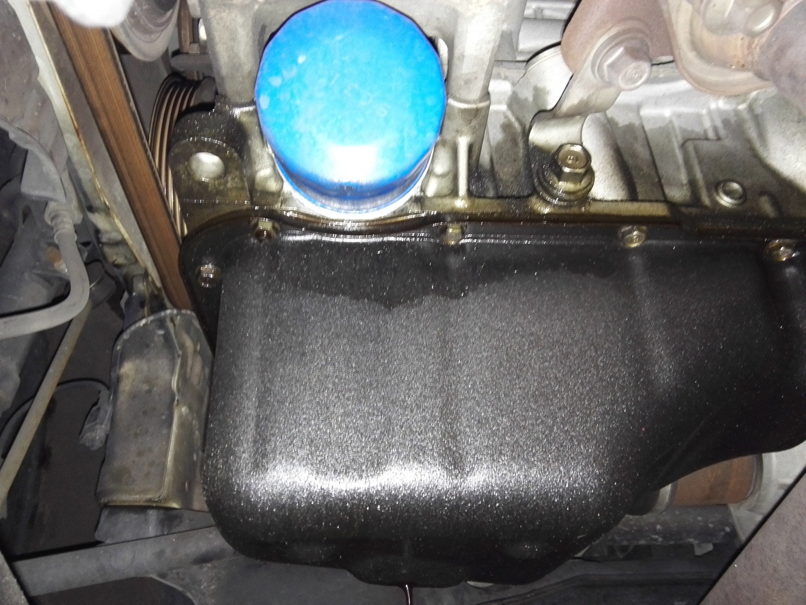 オイルにじみが気になる…ライフ オイル交換とにじみの確認♪ テクニカルステージ北九州の車・バイクおまかせ！