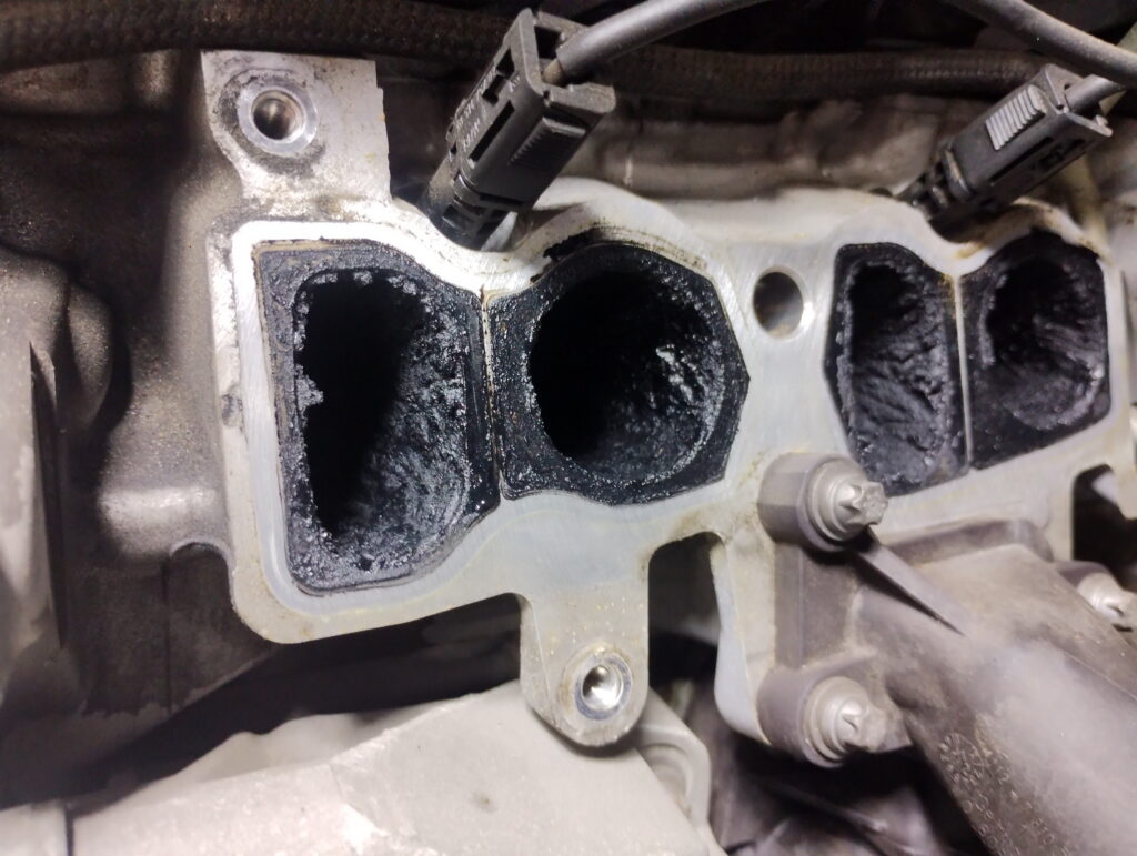 BMWx3水漏れ修理